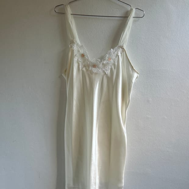 꽃잎 슬립드레스 