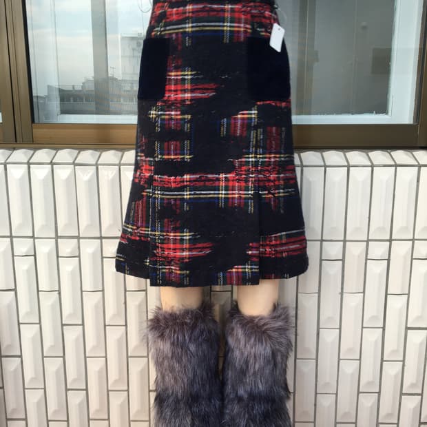 Woolen check pattern skirt
