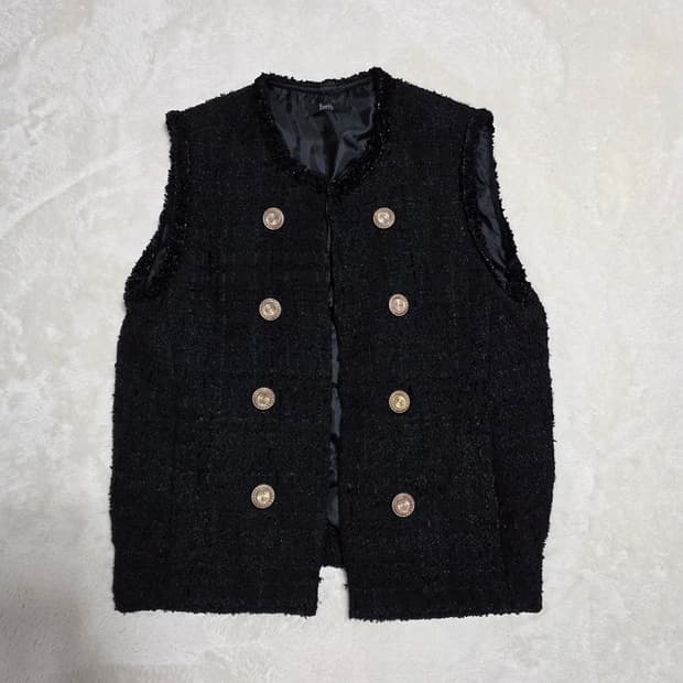 (F)여성 보에띠 뒷셔링 금장단추 트위드 베스트 