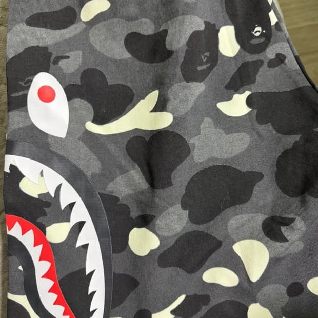 베이프 샤크 카모 반바지 블랙