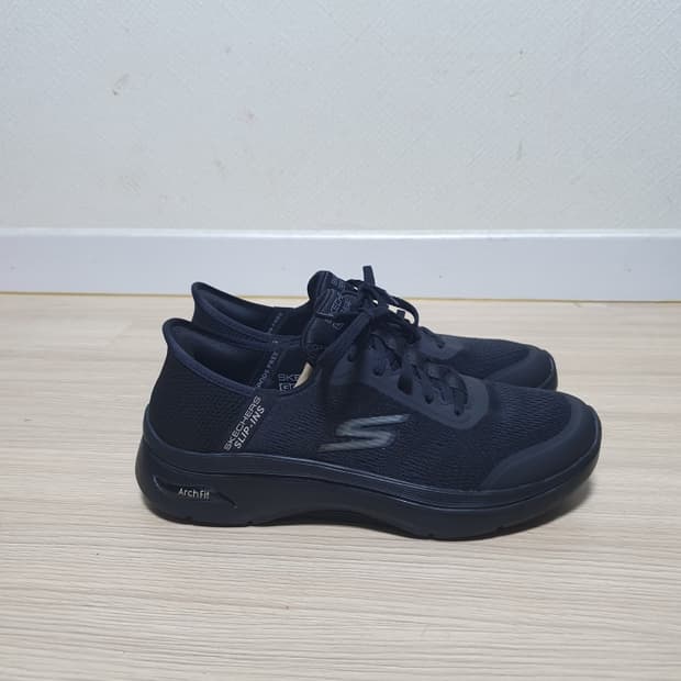 스케쳐스 아치핏 슬립인스 블랙 운동화 260