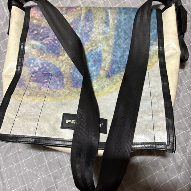 프라이탁 나이트 클럽 팝니다