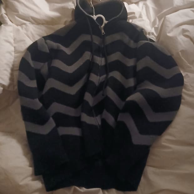 지그재그 패턴 후드 집업((백화점에서 삼