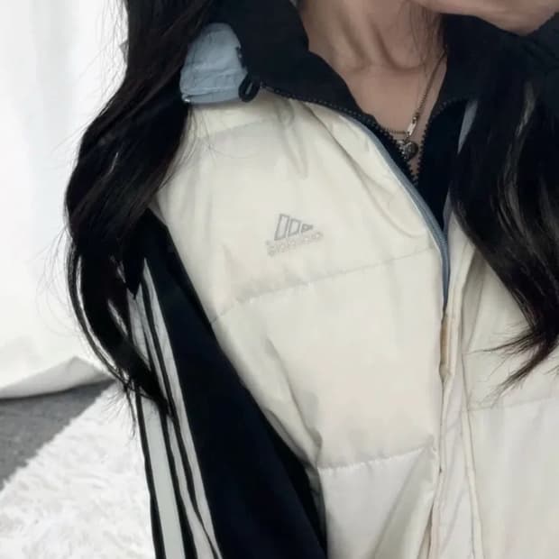 아디다스 스카이블루 후드조끼패딩 유일매물