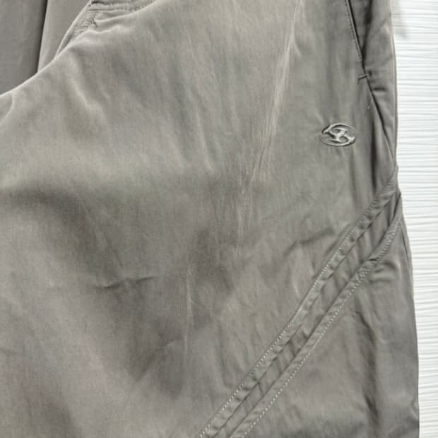 산산기어 테이프드 팬츠 머드카키