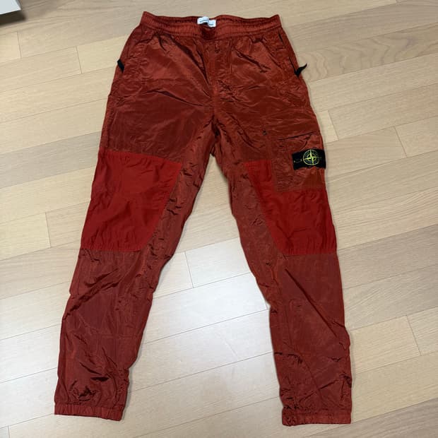 스톤아일랜드 나일론 조거 팬츠