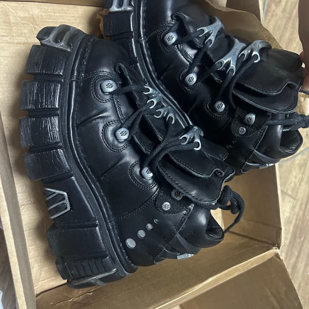 New rock 뉴락 36사이즈 2회착용