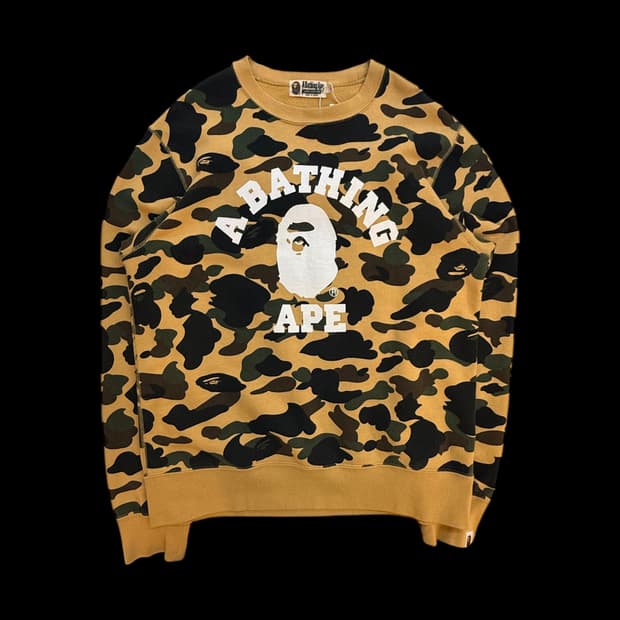 베이프 퍼스트 카모 컬리지 크루넥 맨투맨