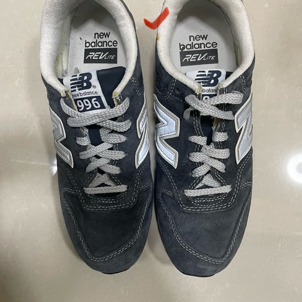 뉴발란스 996 네이비 240사이즈