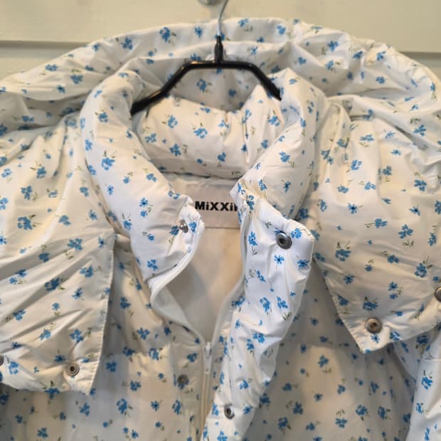 MIXXII 플라워 패턴 박스핏패딩 점퍼