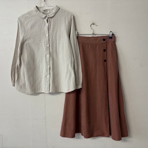 셀프서비스 자수 블라우스+밴딩치마