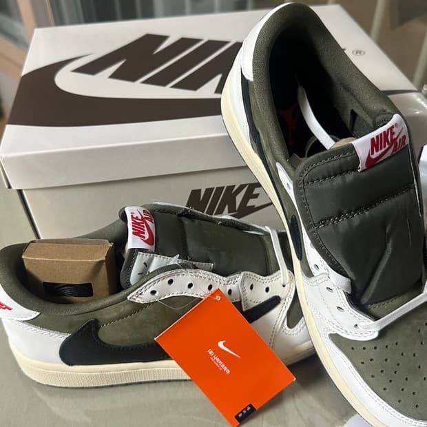 나이키 조던 1 트래비스스캇 올리브 275