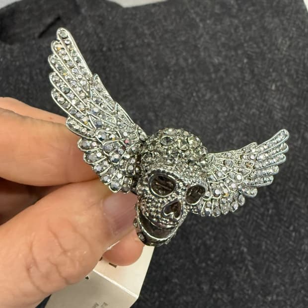 Butler&Wilson 스컬 링