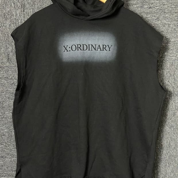 X:ORDINARY 블랙 민소매 후드티