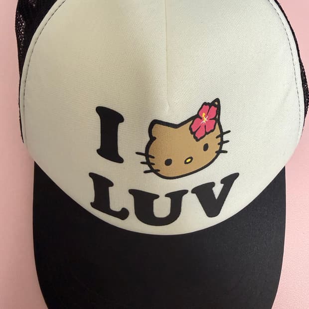 태닝키티 모자 (헬로키티 50주년 트러커캡)