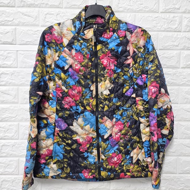 택포) 노스페이스 여성 꽃무늬 경량 패딩 L