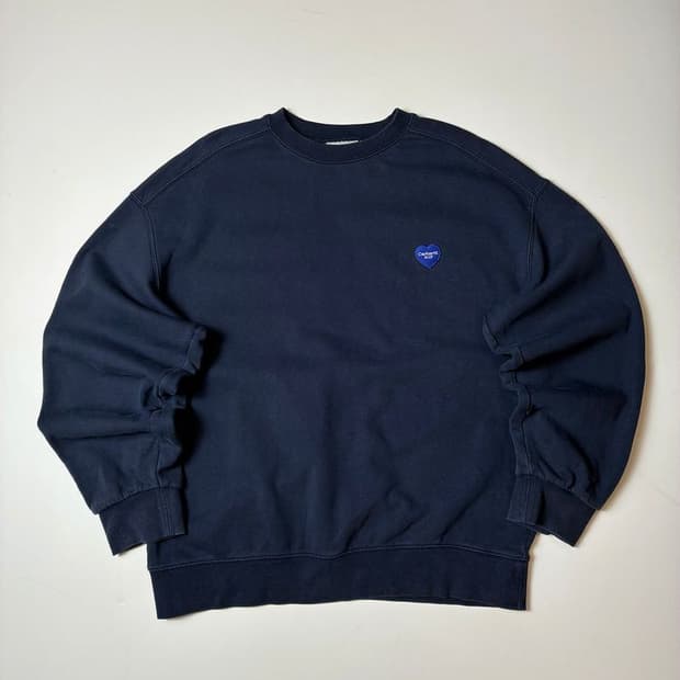 칼하트 wip 하트 패치 크루넥 맨투맨 PN8257