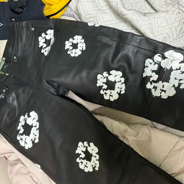 데님티어스 리바이스 레더 바지