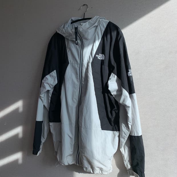 노스페이스 바람막이 M