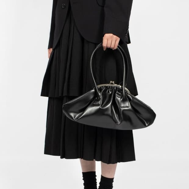 [무배]Comme des Garcons 꼼 데 가르송 블랙 클랩 셔링 백