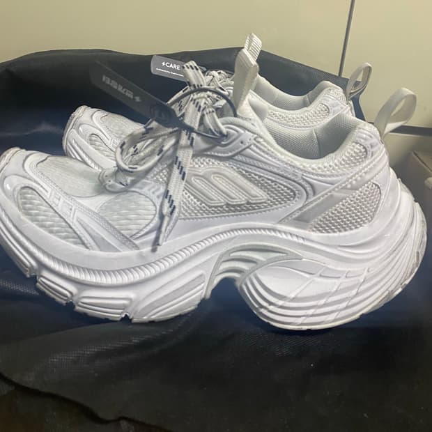 발렌시아가 6xl 41 화이트 