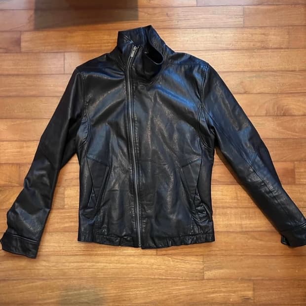 코데즈컴바인 비대칭 하이넥 레더 구매해요