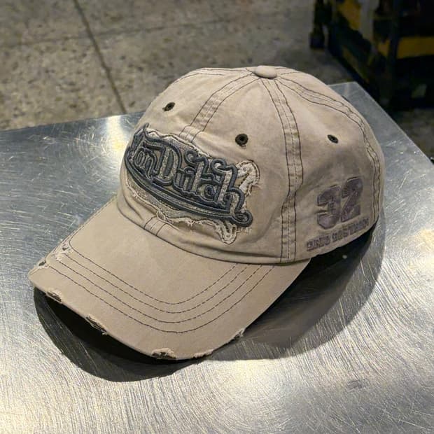 vondutch 본더치 데미지 자수 볼캡(베이지)
