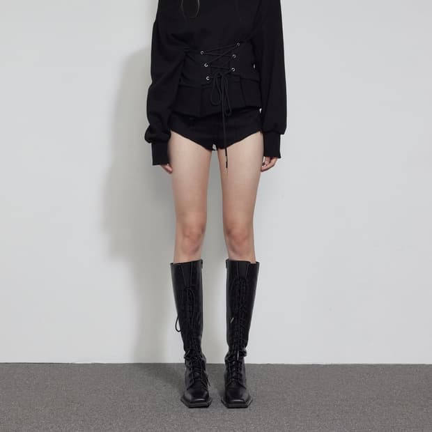 보헤미안서울 코르셋 맨투맨 블랙