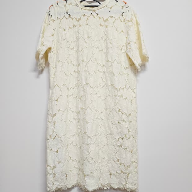 타임  레이스 반팔 원피스