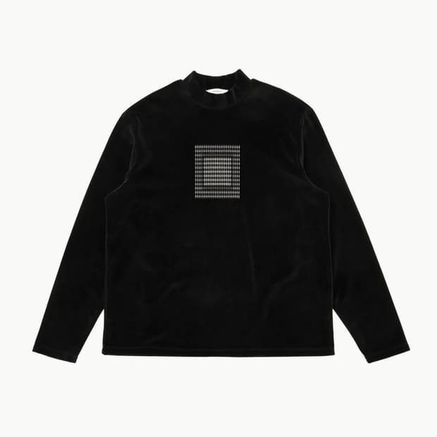 아모멘토 모티브 벨벳 모크넥 블랙 M사이즈 팝니다