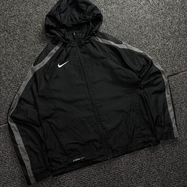 00s 나이키 스톰핏 배색 디테일 바람막이 1824