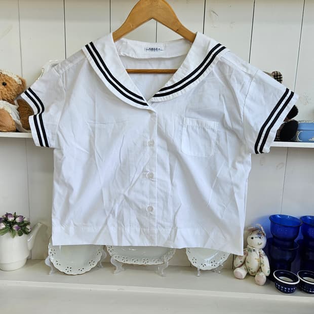 COLZA세일러 크롭 반팔 블라우스