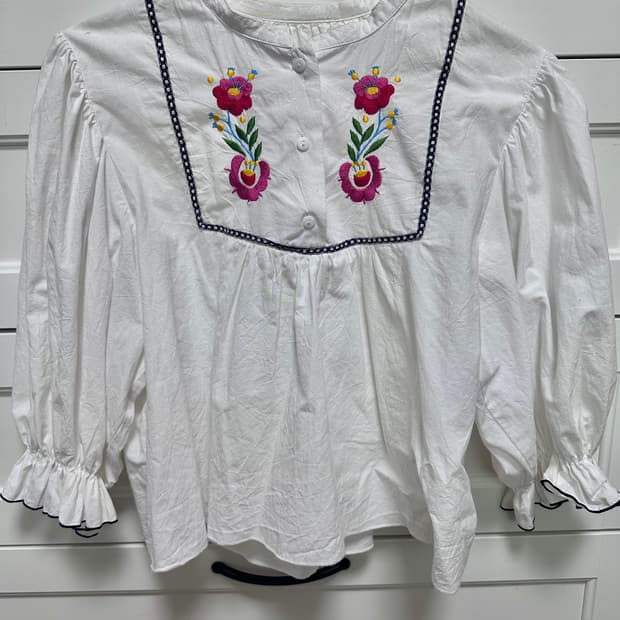꽃자수 블라우스