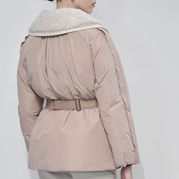 택달린새상품)데코 양털 카라 구스다운 벨티드 패딩 자켓 459,000원