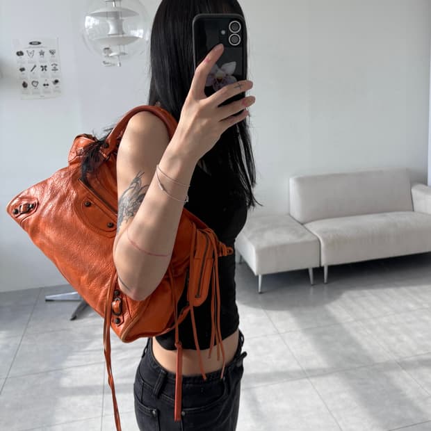 발렌시아가 모터시티백M
