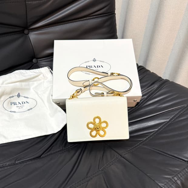 프라다 사피아노 플라워 코롤백