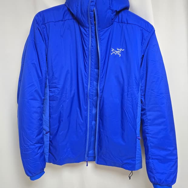 아크테릭스 25fw 아톰sv 후디 블루 M