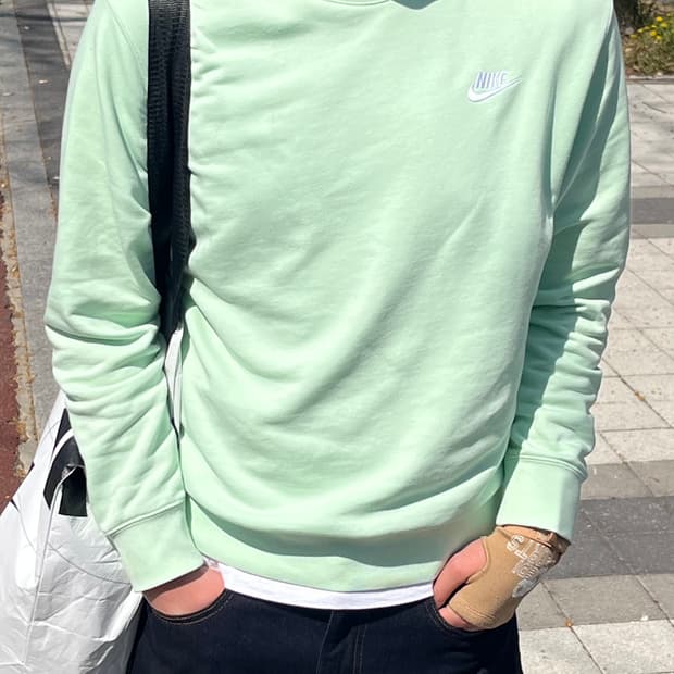 나이키 민트그린 맨투맨