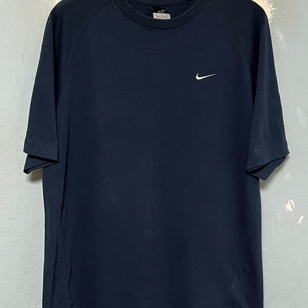 NIKE 나이키 00s 드라이핏 남자 레글런 기능성 반팔티셔츠 M 95