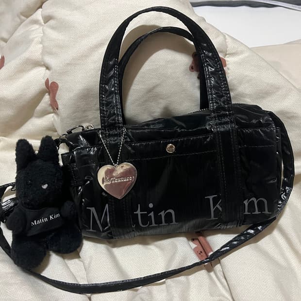 마뗑킴 글로시 로고 스포티 미니 더플백 (블랙) + 토끼키링포함 