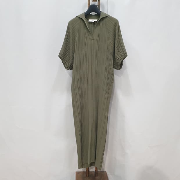 S)아떼바네사브루노 단색 반팔니트 원피스