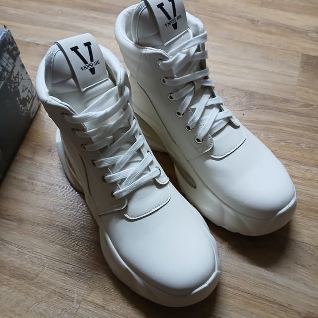미사용 와이드팬츠랑 잘어울림 에어 하이탑 신발 키높이 운동화