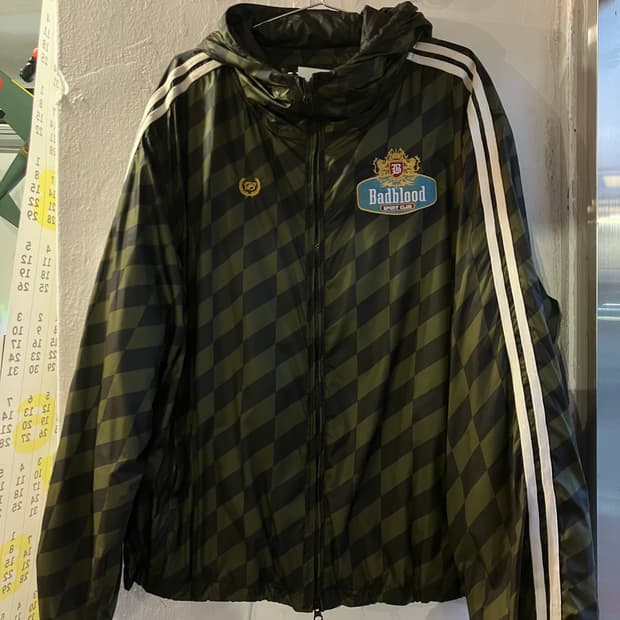 배드블러드 체크 바람막이 L