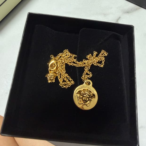 베르사체 메두사 목걸이