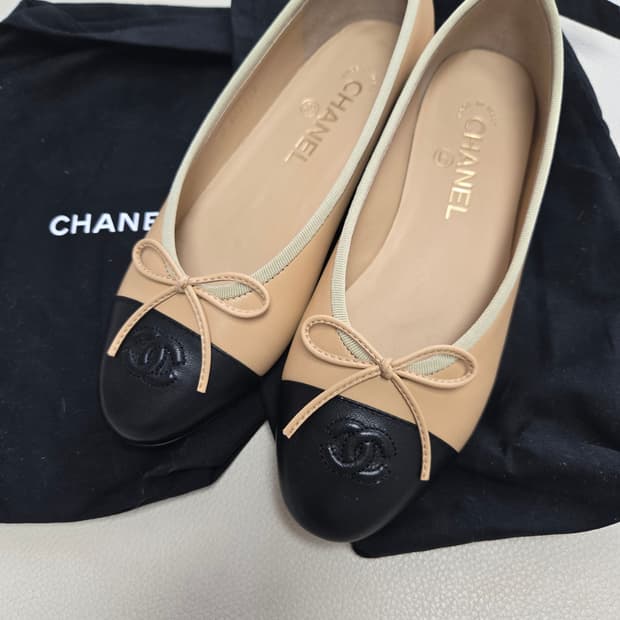 240사이즈 샤넬 플랫 검베 새상품