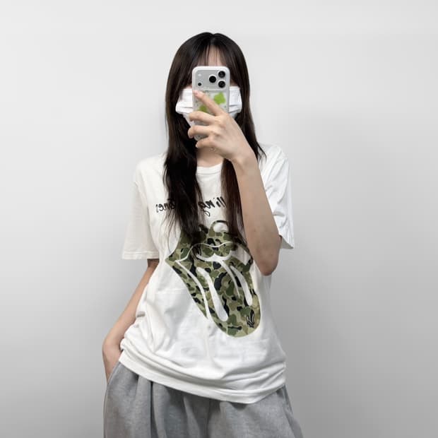 롤링스톤즈 y2k 카모 락 반팔티 화이트