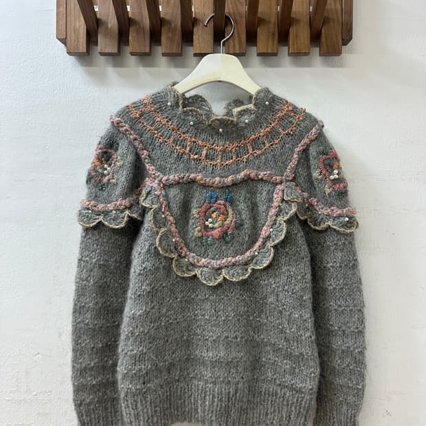 일본빈티지 플라워 자수 디테일 울 니트 풀오버 