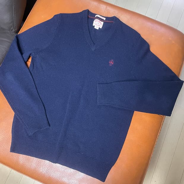 브룩스 브라더스 브이넥 니트