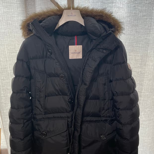 S급 몽클레어 클루니 22fw 2사이즈 블랙