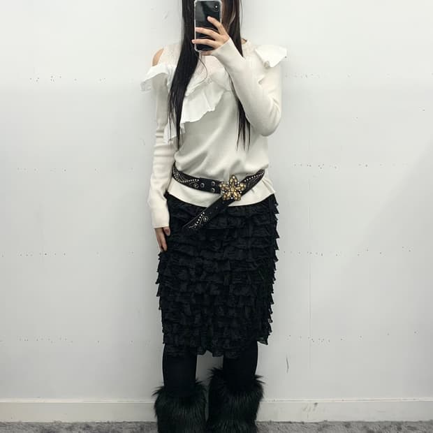 프릴 오프숄더 니트